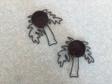 Load image into Gallery viewer, Mod Wire Palm Tree Tea Light Candleholder