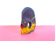 Load image into Gallery viewer, Vintage 80s Set of 8 Hand Carved and Hand Painted Tropical Fish Napkin Rings