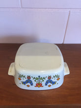 Load image into Gallery viewer, Vintage 1970s Corning Blue Bird Country Festival Casserole Dish 1 Quart
