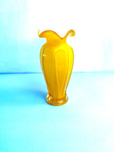 Load image into Gallery viewer, Vintage 1960s Peach and White Murano Glass Vase
