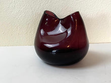 Load image into Gallery viewer, Vintage Blenko Glass Co Purple Pinch Vase
